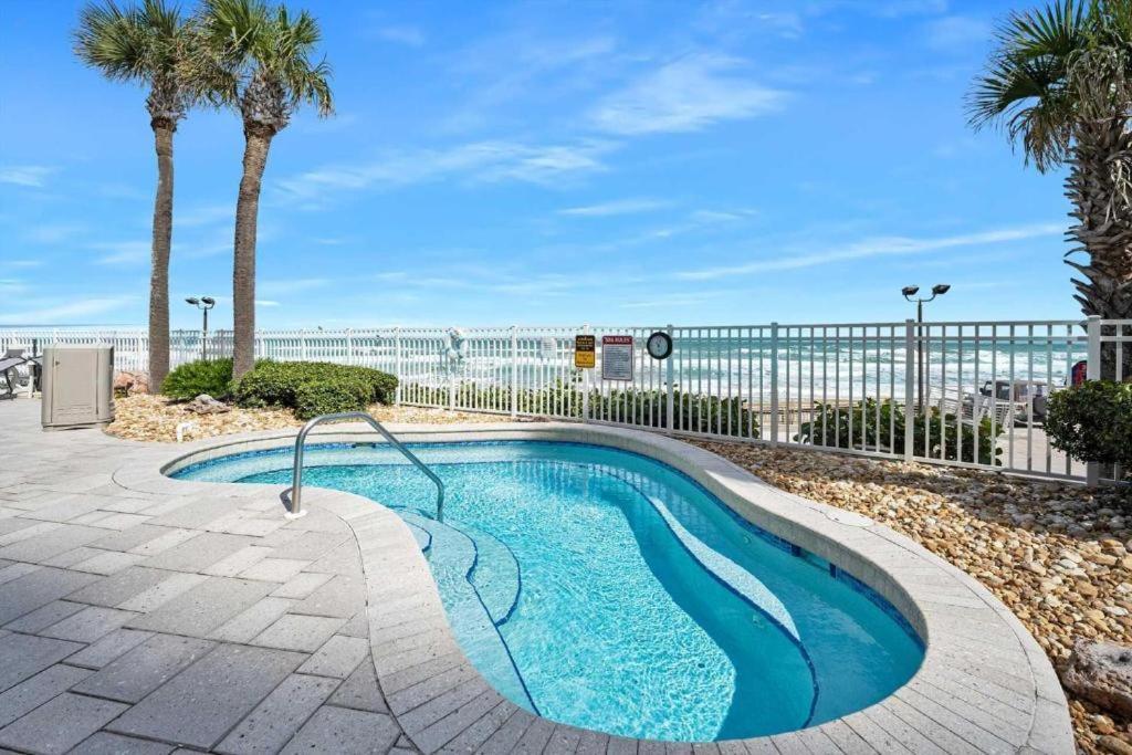 Wyndham Ocean Walk: Deluxe Oceanview Jacuzzi Condo in Daytona Daytona Beach Exterior photo